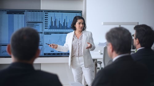presenting-a-business-review-image